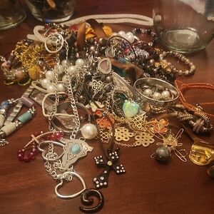 Vintage Multicolor Women’s Necklace Lot - Gold, Silver, Turquoise, Pearl Accents